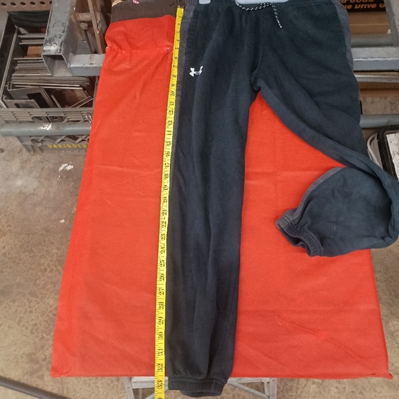 Under Armour Black Sweatpants Tapered Joggers - Picture 3 of 17